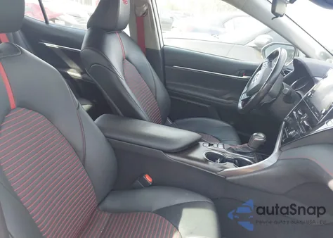 2021 Toyota Camry Trd z USA, uszkodzony, nr VIN 4T1KZ1AK2MU056763